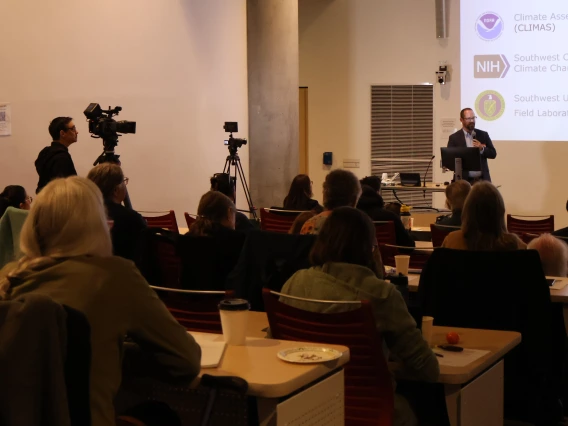 Ladd Kieth presents at the Southern Arizona Heat Planning Summit