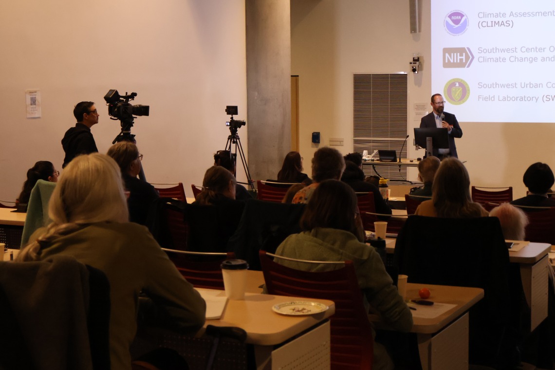 Ladd Kieth presents at the Southern Arizona Heat Planning Summit